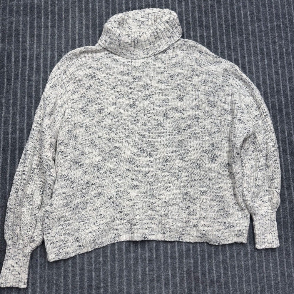 OFFLINE by Aerie Womens Turtleneck Sweater Large Cream Black Marled Chunky Knit